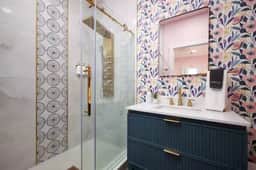 Cozy Luxe Casita | Spa Shower • Deer • Wine Vibes